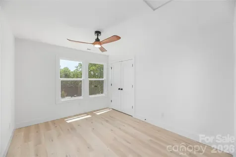 32 Oak Hill Road Candler NC 28715