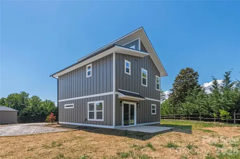 32 Oak Hill Road Candler NC 28715