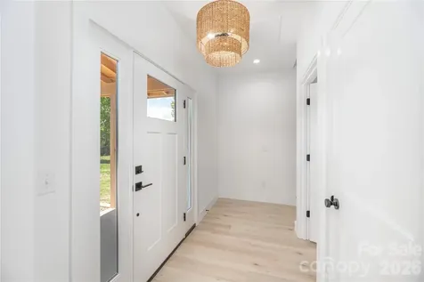 32 Oak Hill Road Candler NC 28715
