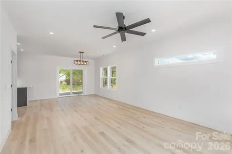 32 Oak Hill Road Candler NC 28715