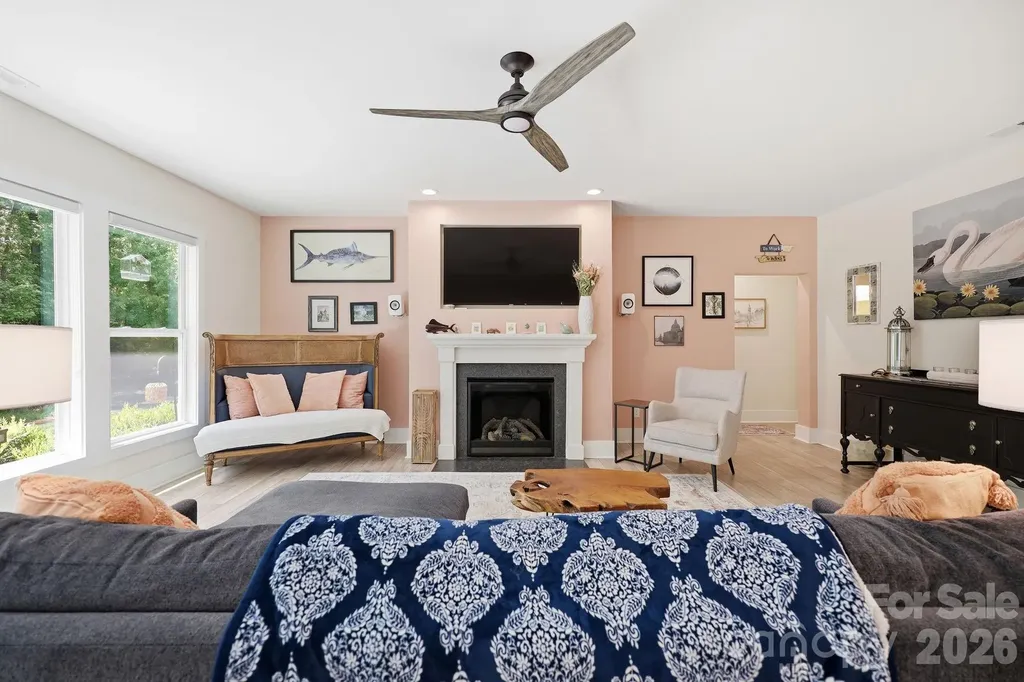 203 Spinnaker Court Lexington NC 27292