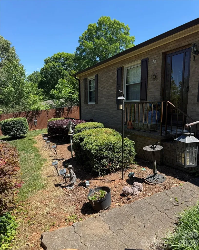 9108 Wilson Heights Avenue Hildebran NC 28637