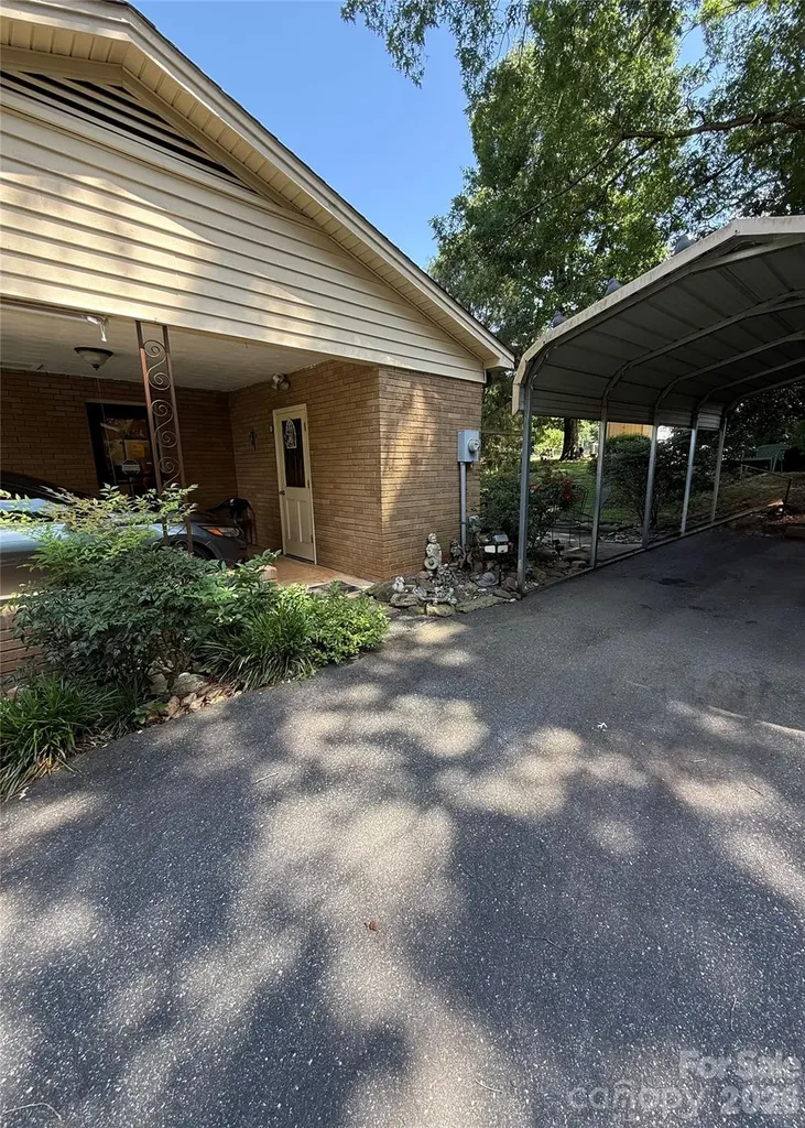 9108 Wilson Heights Avenue Hildebran NC 28637