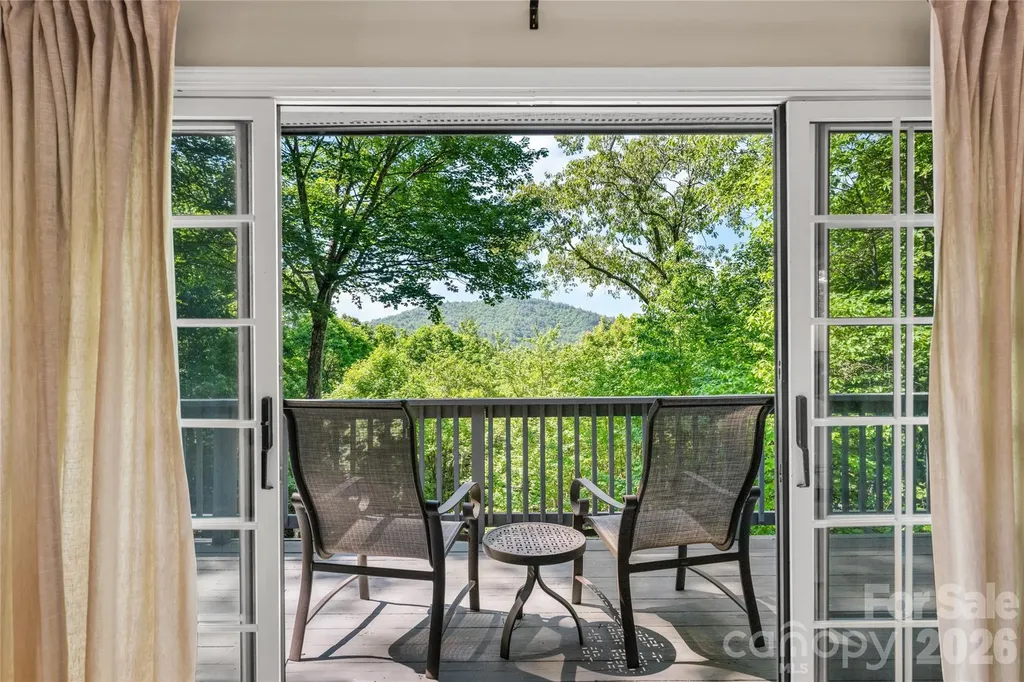 147 Club Colony Lane Lake Toxaway NC 28747