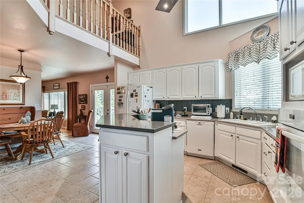 518 Forest Ridge Drive Mars Hill NC 28754