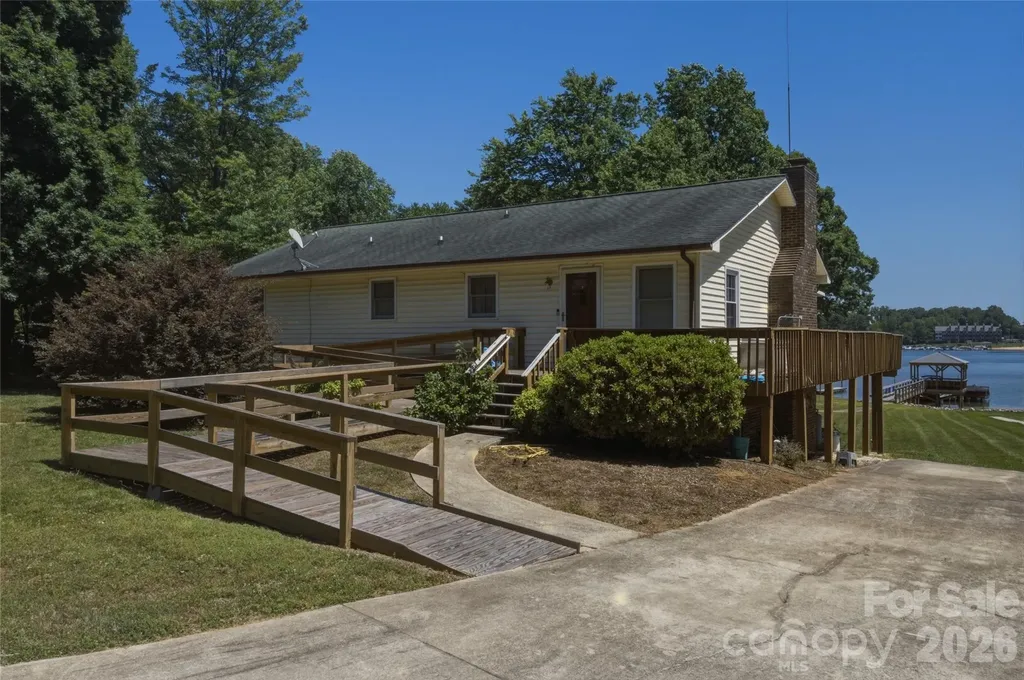 8226 Normandy Road Denver NC 28037
