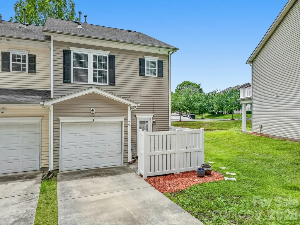 751 Plaza Walk Drive Charlotte NC 28215