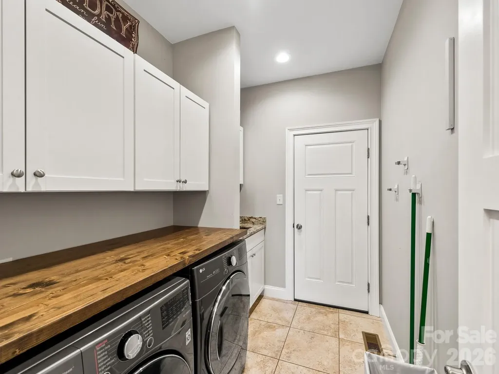 156 Dogwood Drive Weaverville NC 28787