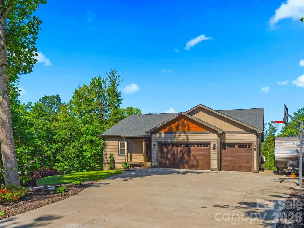 156 Dogwood Drive Weaverville NC 28787