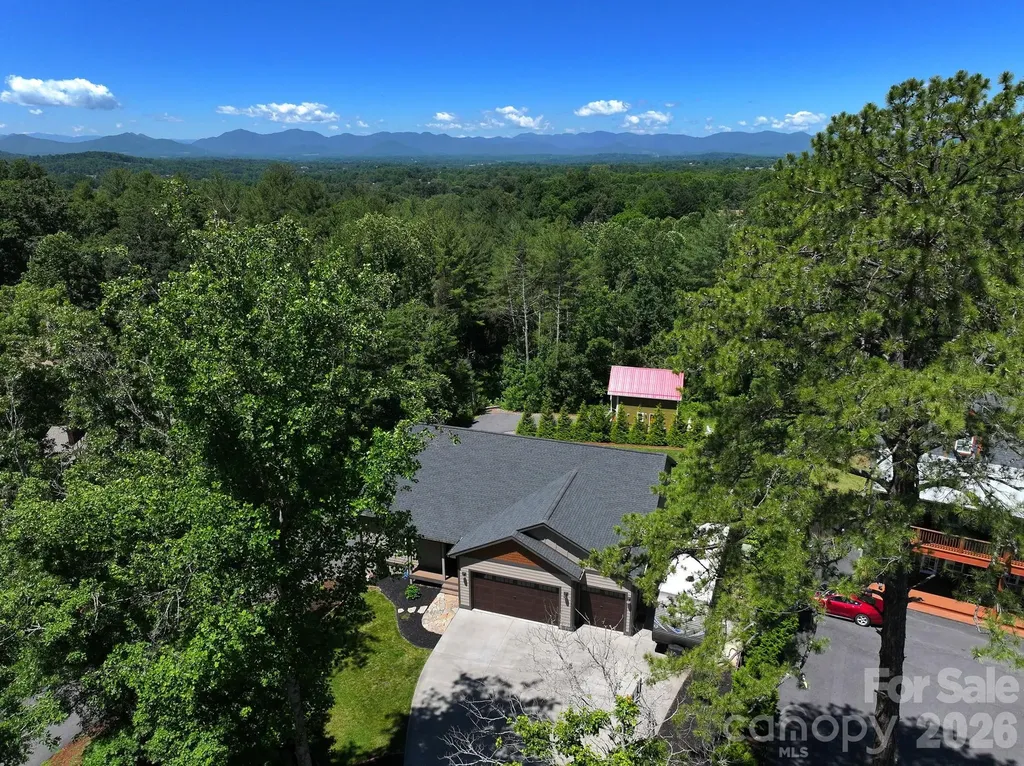 156 Dogwood Drive Weaverville NC 28787