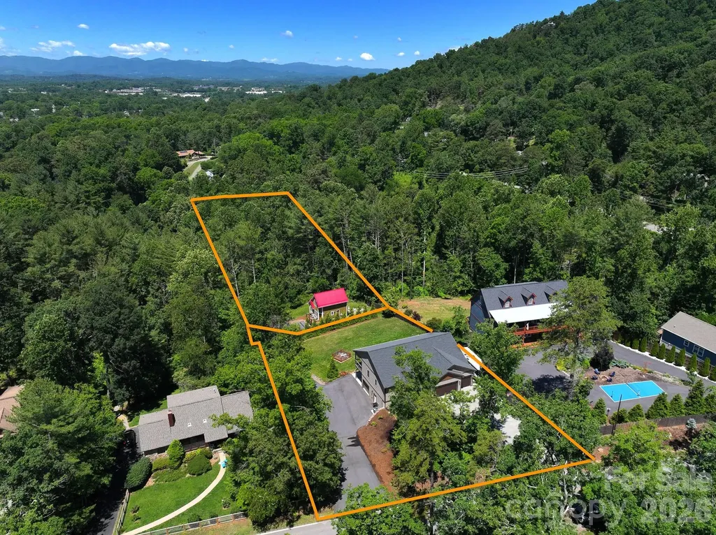 156 Dogwood Drive Weaverville NC 28787
