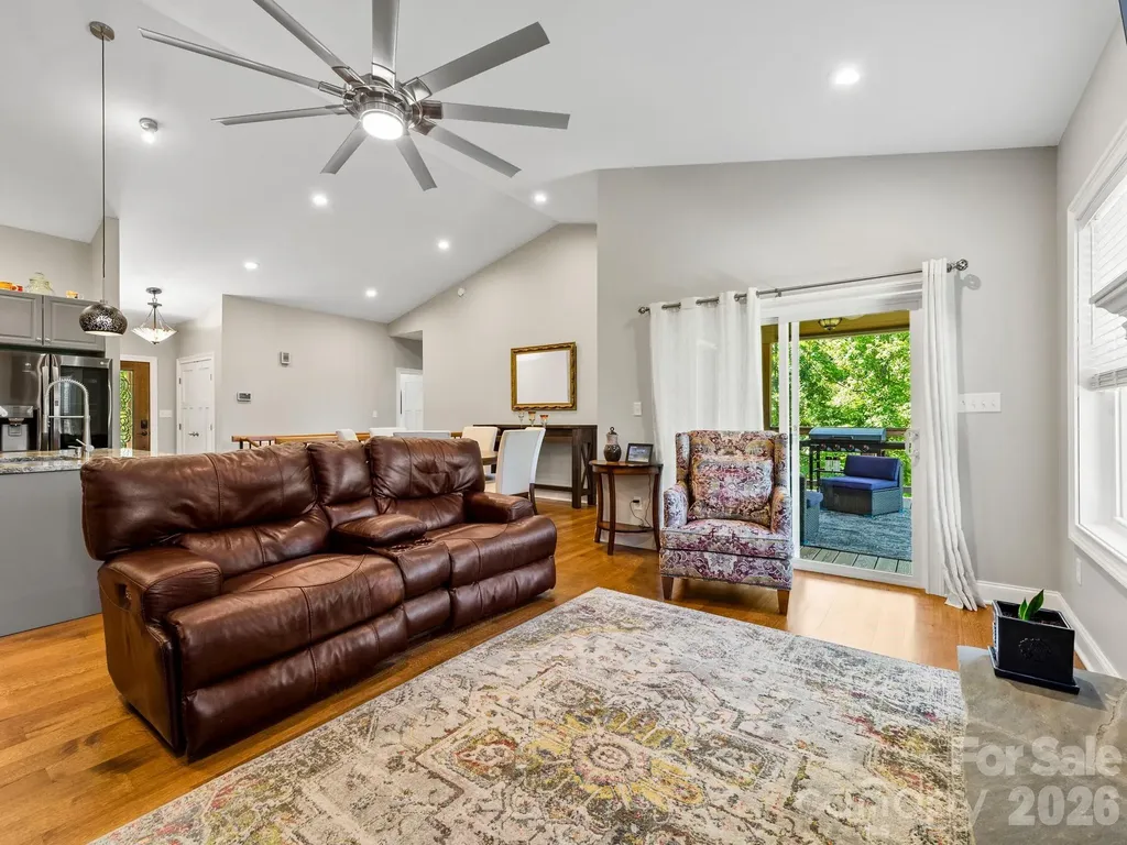 156 Dogwood Drive Weaverville NC 28787