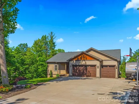 156 Dogwood Drive Weaverville NC 28787