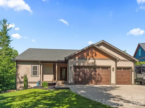 156 Dogwood Drive Weaverville NC 28787