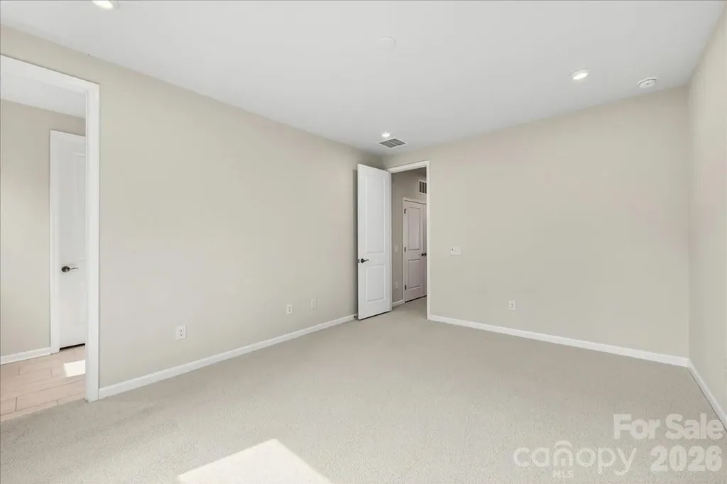 6049 Longar Lane Charlotte NC 28269