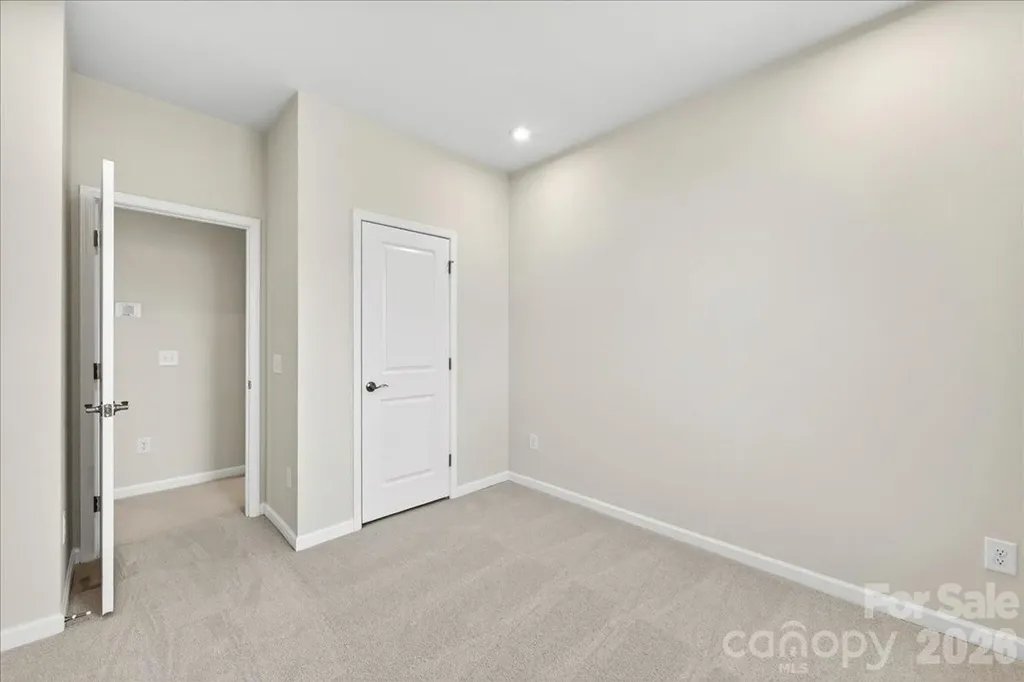6049 Longar Lane Charlotte NC 28269