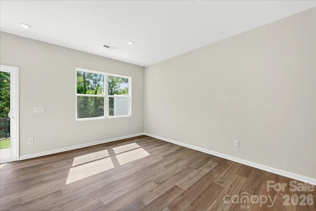 6049 Longar Lane Charlotte NC 28269