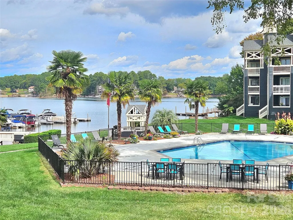 2121 Regatta Lane Denver NC 28037