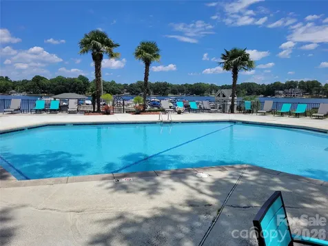 2121 Regatta Lane Denver NC 28037