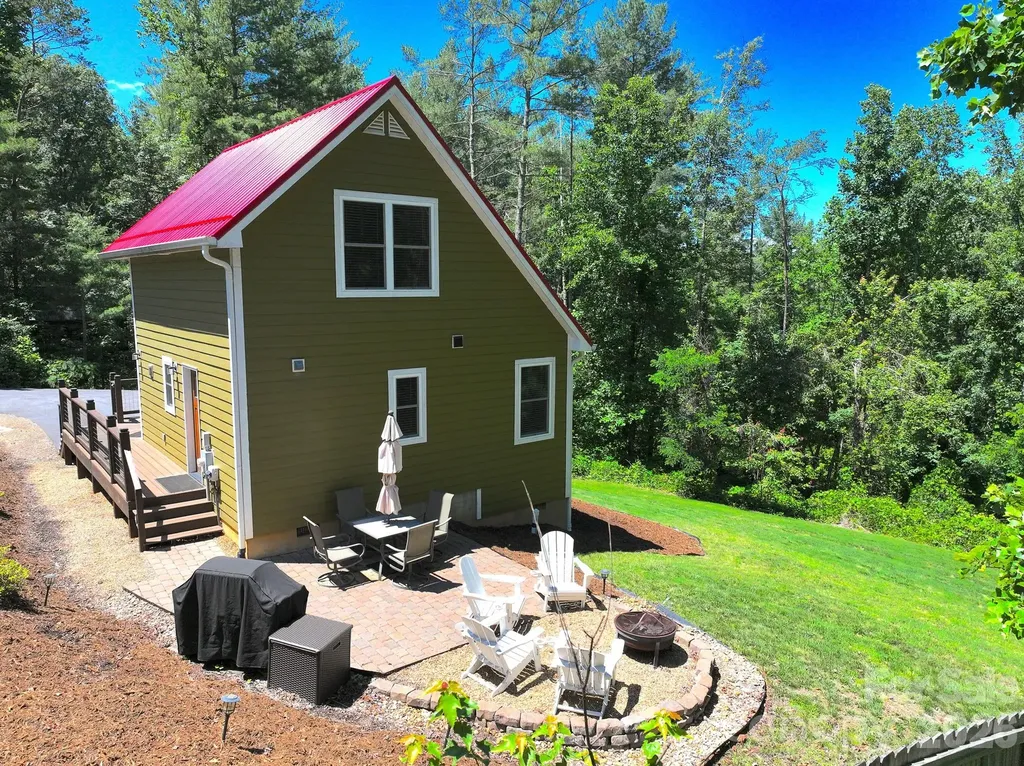 154 Dogwood Drive Weaverville NC 28787