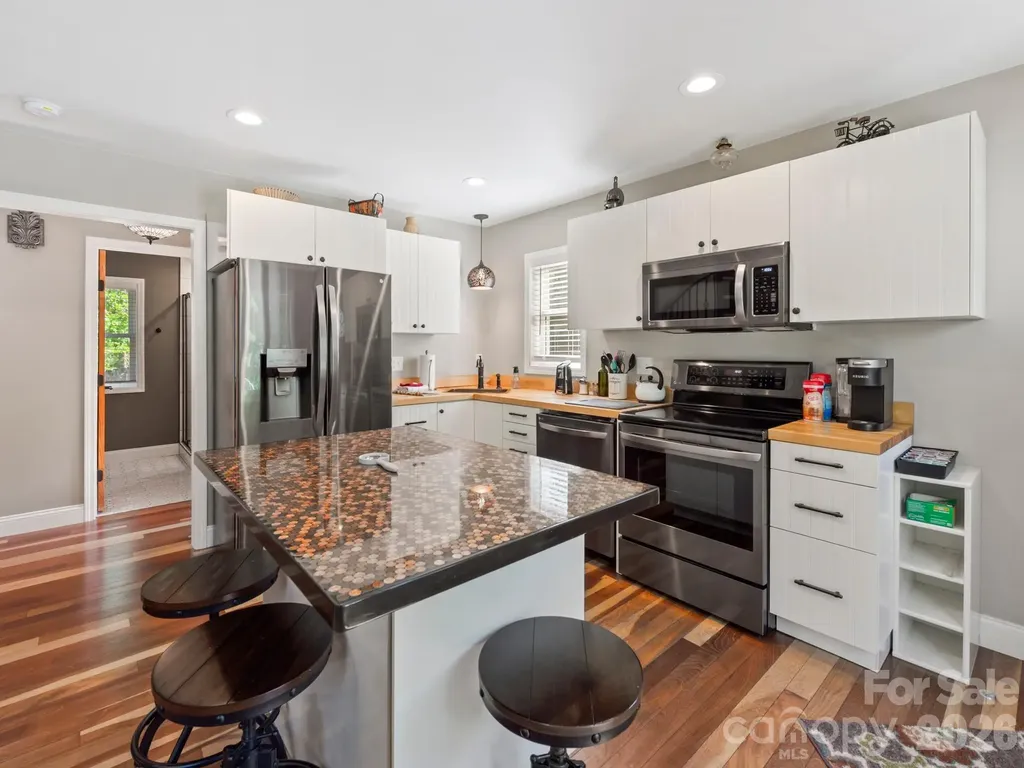 154 Dogwood Drive Weaverville NC 28787