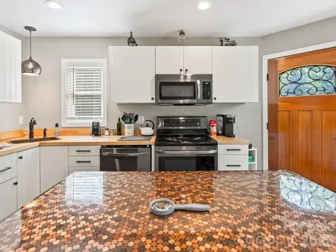 154 Dogwood Drive Weaverville NC 28787