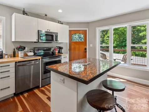 154 Dogwood Drive Weaverville NC 28787