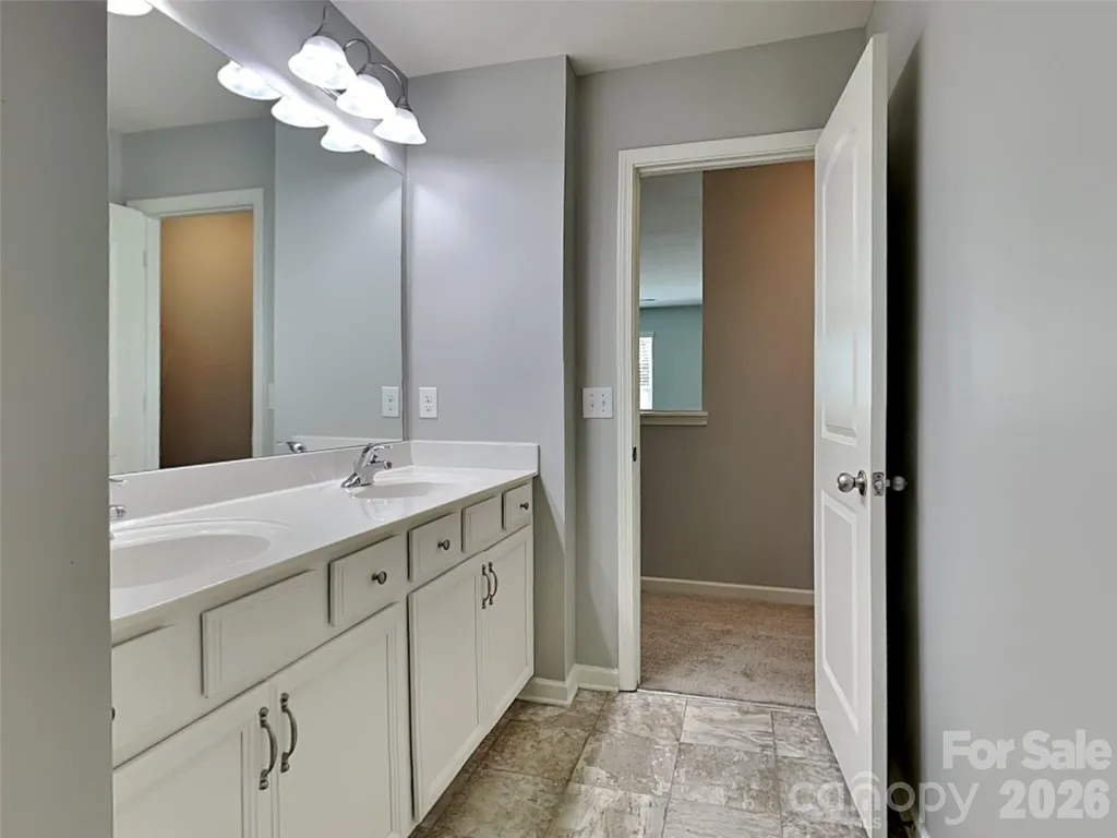 9425 Hartington Place Charlotte NC 28269