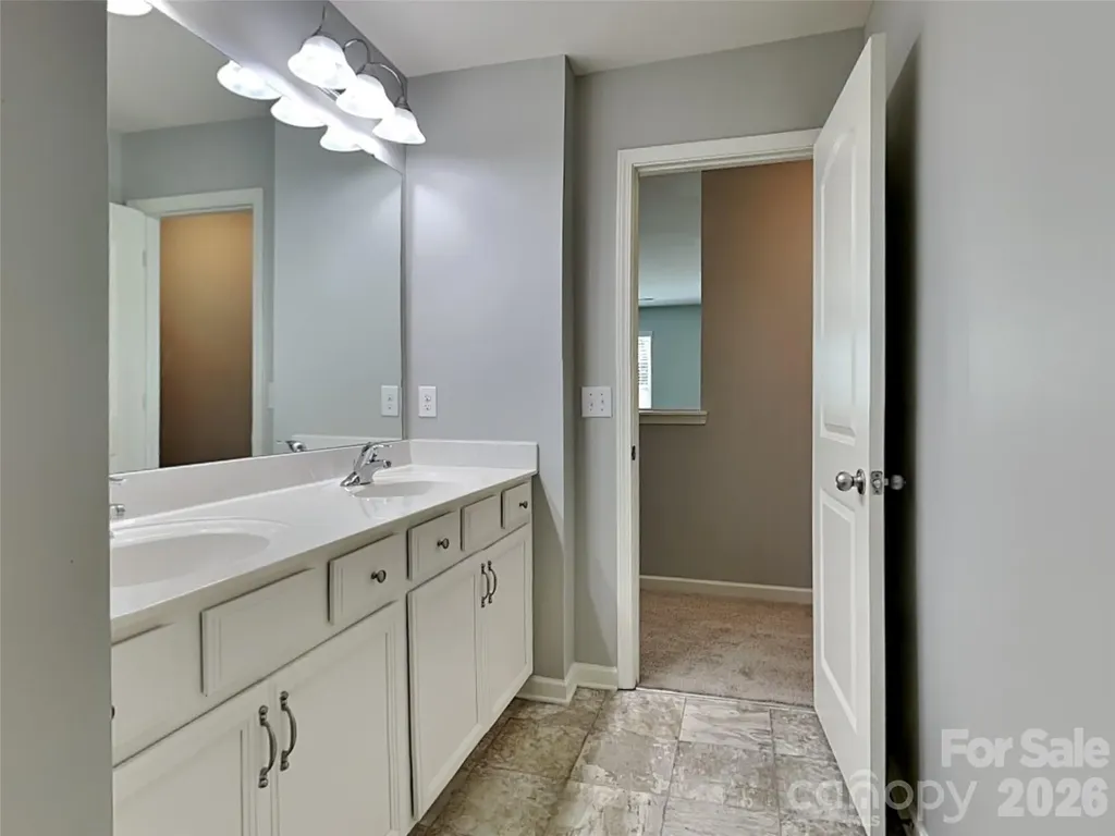 9425 Hartington Place Charlotte NC 28269