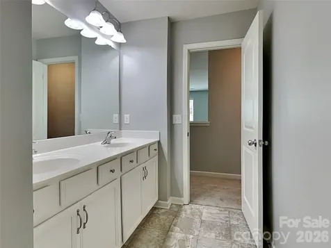 9425 Hartington Place Charlotte NC 28269