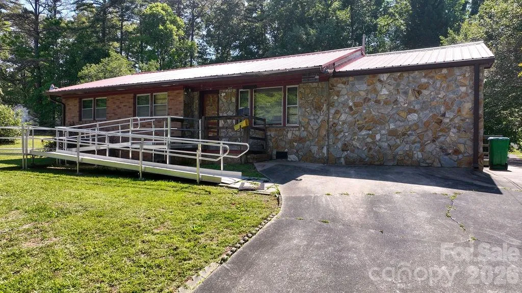 905 S 10th Street Bessemer City NC 28016