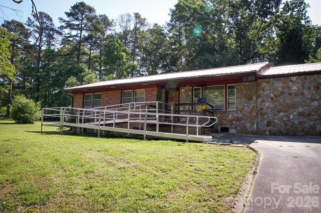 905 S 10th Street Bessemer City NC 28016