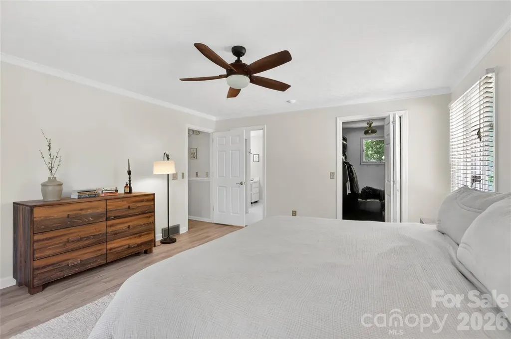 711 Oak Terrace Lane Hendersonville NC 28791
