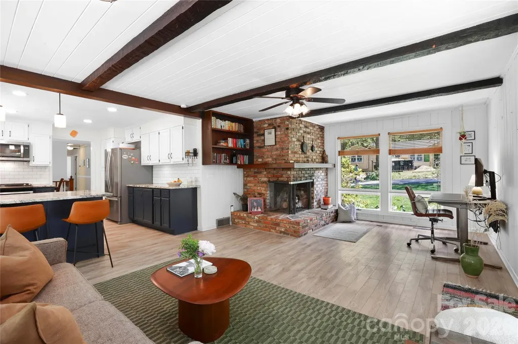 711 Oak Terrace Lane Hendersonville NC 28791
