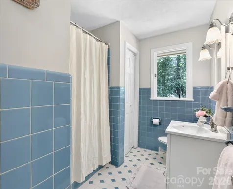 711 Oak Terrace Lane Hendersonville NC 28791