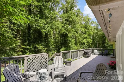 711 Oak Terrace Lane Hendersonville NC 28791