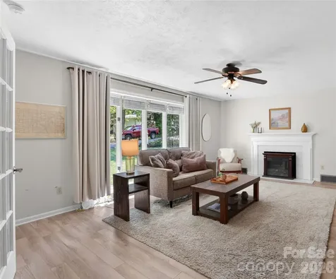 711 Oak Terrace Lane Hendersonville NC 28791