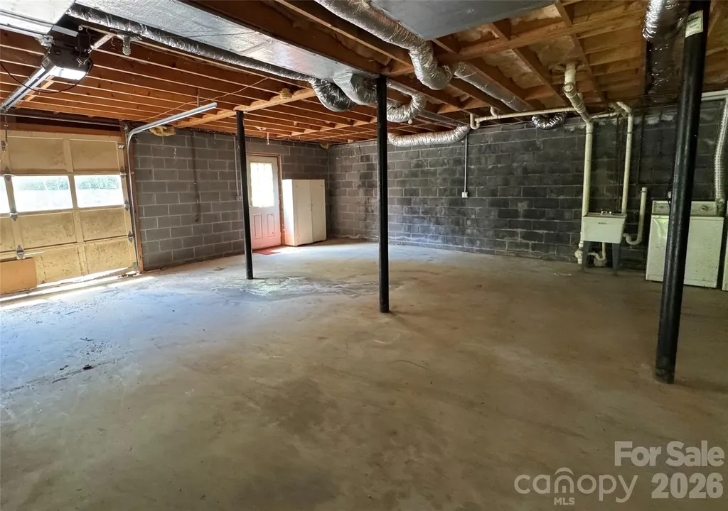 64 Dillingham Road Barnardsville NC 28709