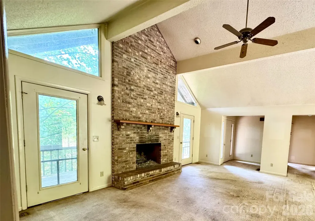 64 Dillingham Road Barnardsville NC 28709