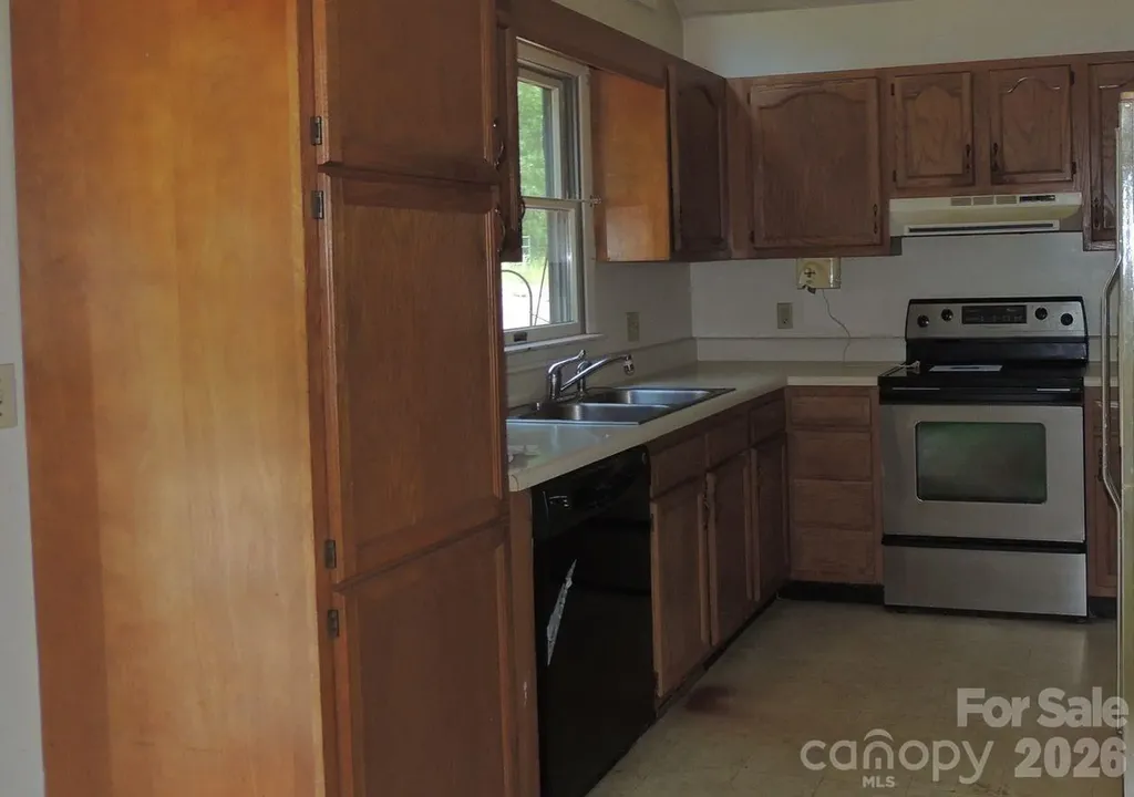 64 Dillingham Road Barnardsville NC 28709