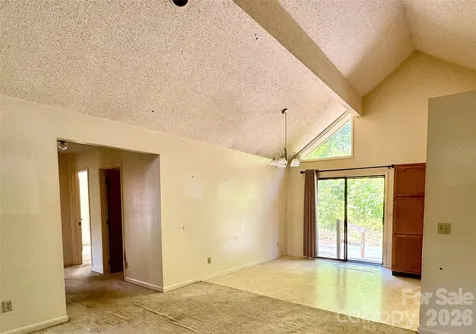 64 Dillingham Road Barnardsville NC 28709