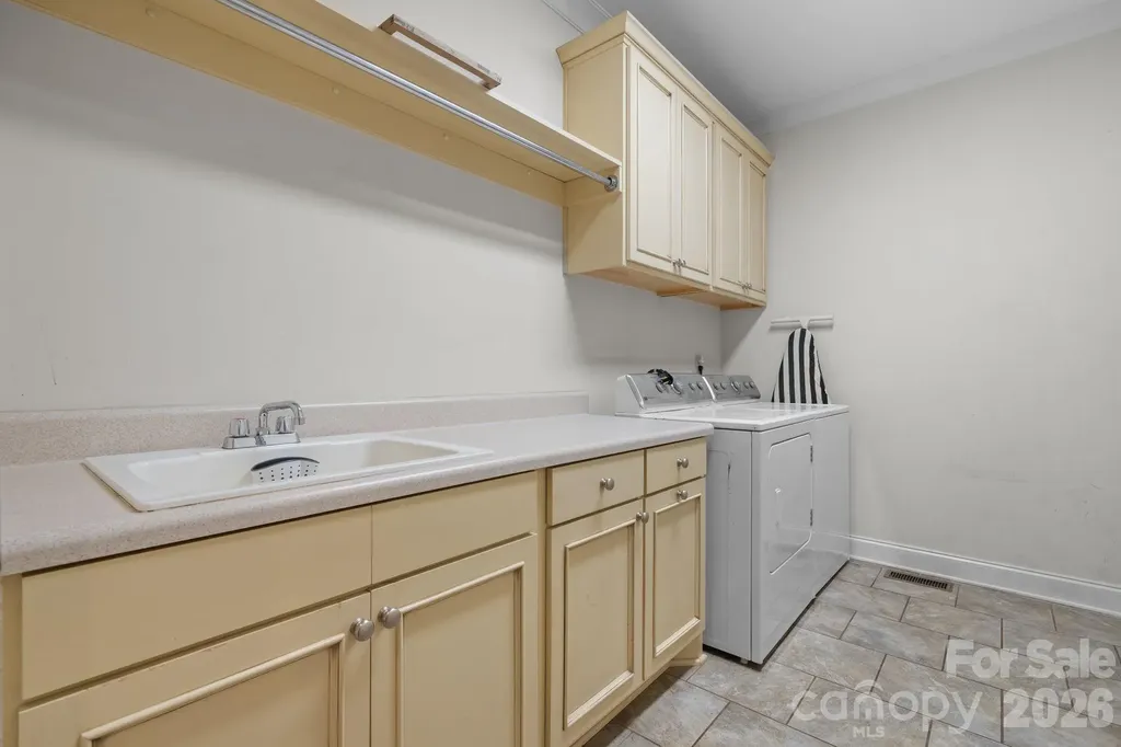 1055 Catawba Greens Drive Newton NC 28658