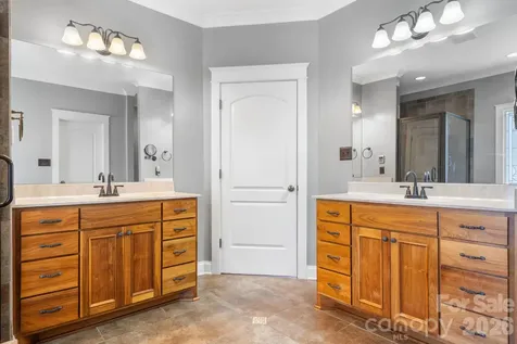 1055 Catawba Greens Drive Newton NC 28658