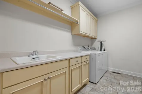 1055 Catawba Greens Drive Newton NC 28658