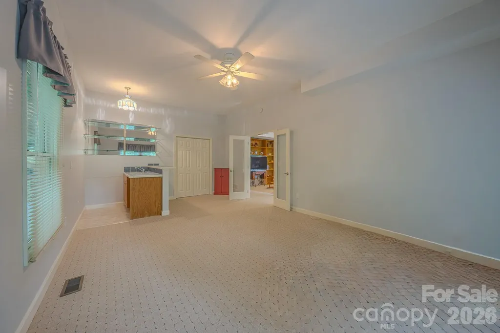 329 Mountain Crest Drive Hendersonville NC 28739