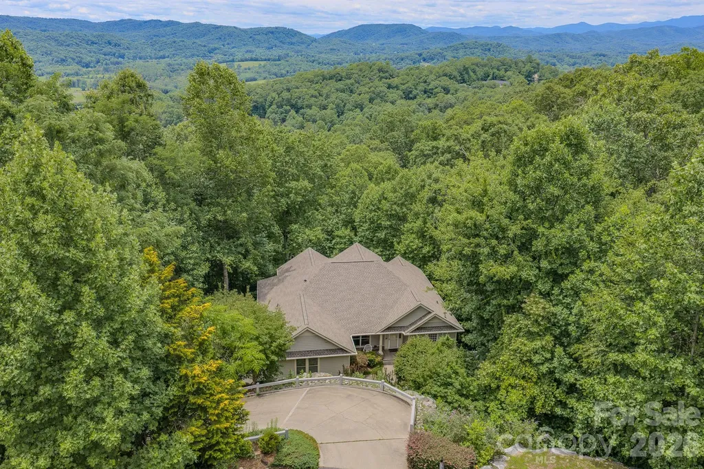 329 Mountain Crest Drive Hendersonville NC 28739