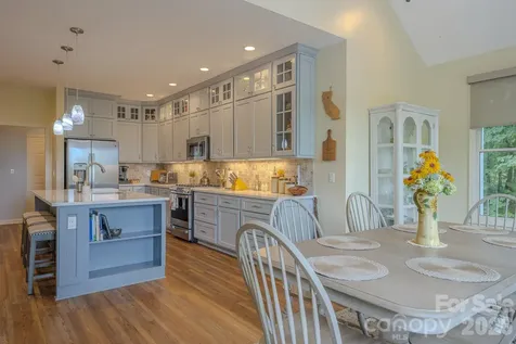 329 Mountain Crest Drive Hendersonville NC 28739