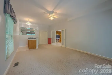 329 Mountain Crest Drive Hendersonville NC 28739