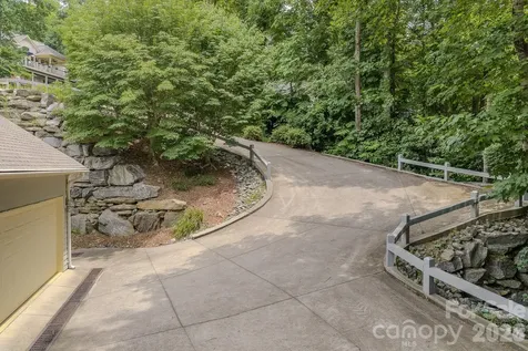 329 Mountain Crest Drive Hendersonville NC 28739