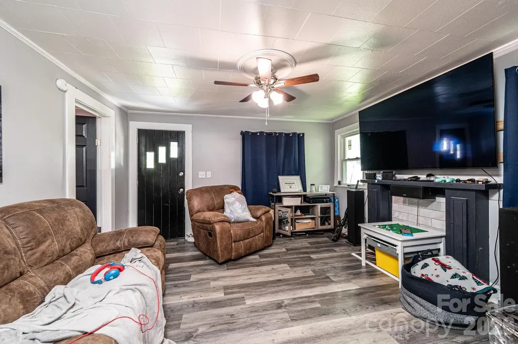 224 Broadway Street NW Lenoir NC 28645